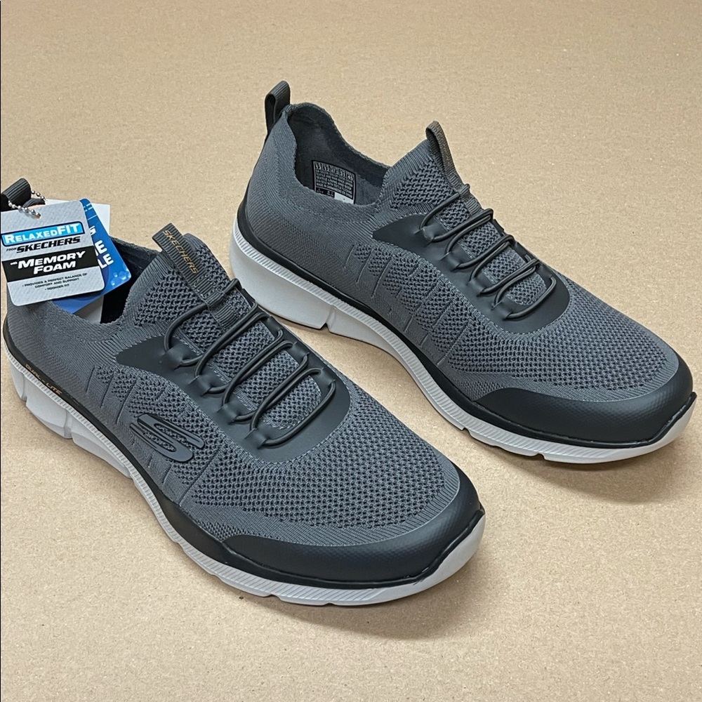 NEW- Mens Skechers Memory Foam Bungee Lace Athletic Sneakers (grey)